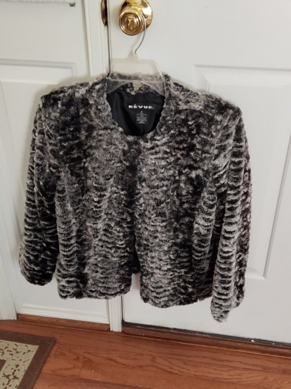 Fur jacket Revue with matching hand-knitted scarf.